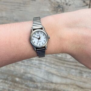 Vintage Timex Acqua Indiglo Silver Tone Expansion Band Quartz Watch Classic